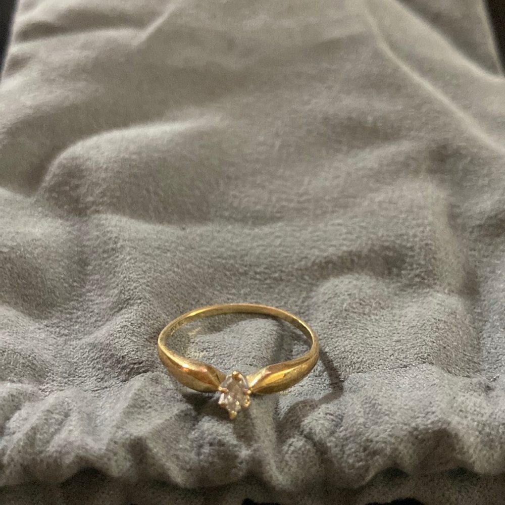 Gold ring with diamond